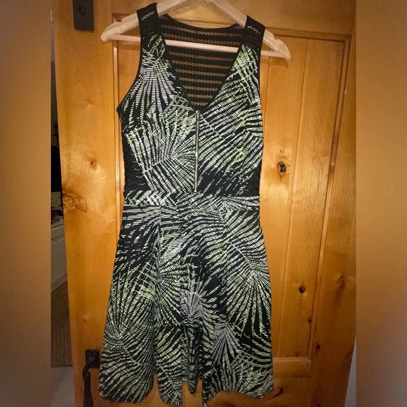 Guess Women's Palm Print A-Line Dress Multicolor Knee Length Casual size M - Picture 10 of 13